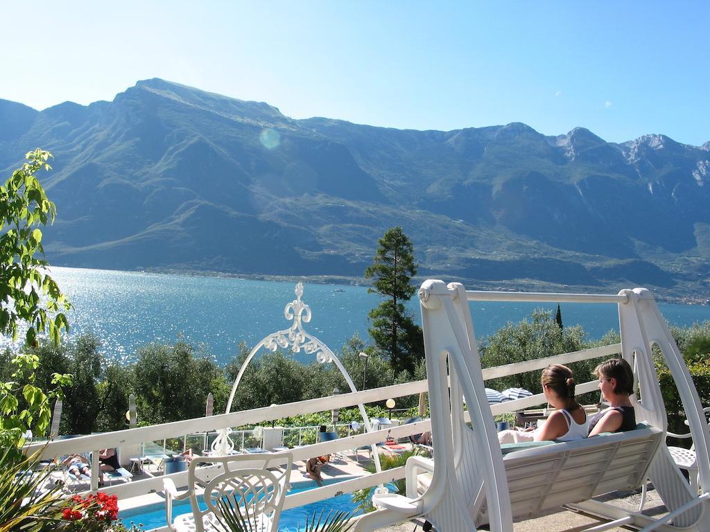 Hotel Riviera Panoramic Green Resort リモーネ・スル・ガルダ エクステリア 写真