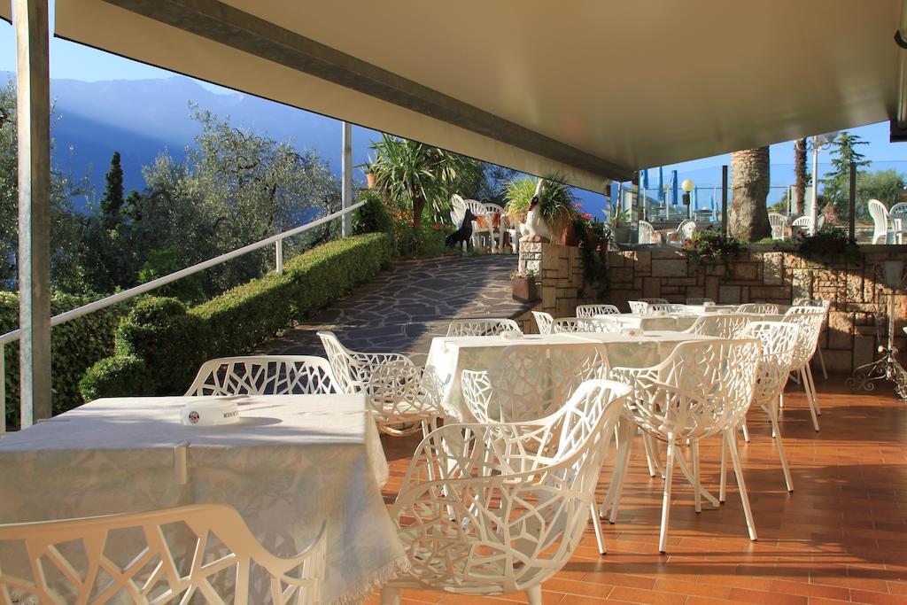Hotel Riviera Panoramic Green Resort リモーネ・スル・ガルダ エクステリア 写真