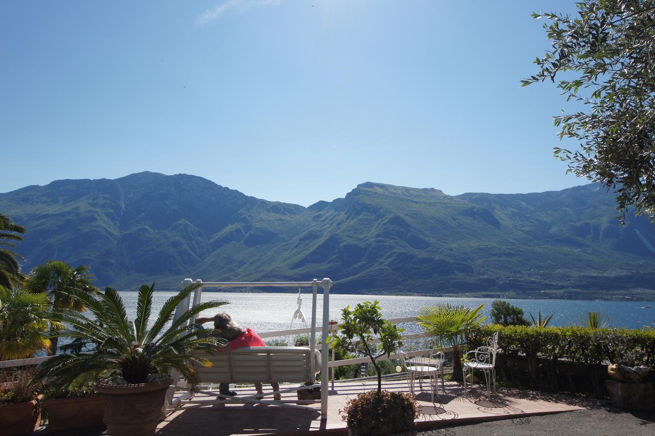 Hotel Riviera Panoramic Green Resort リモーネ・スル・ガルダ エクステリア 写真