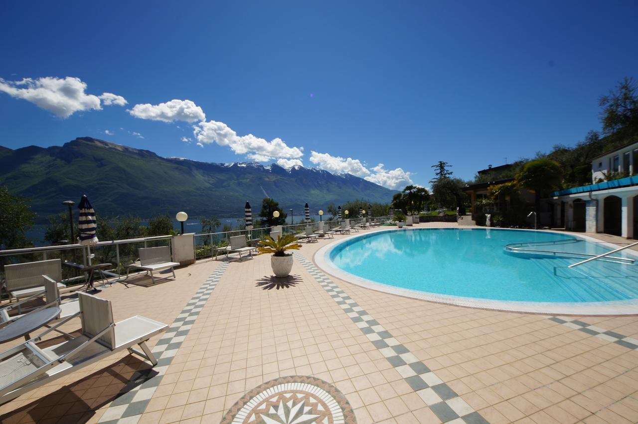 Hotel Riviera Panoramic Green Resort リモーネ・スル・ガルダ エクステリア 写真