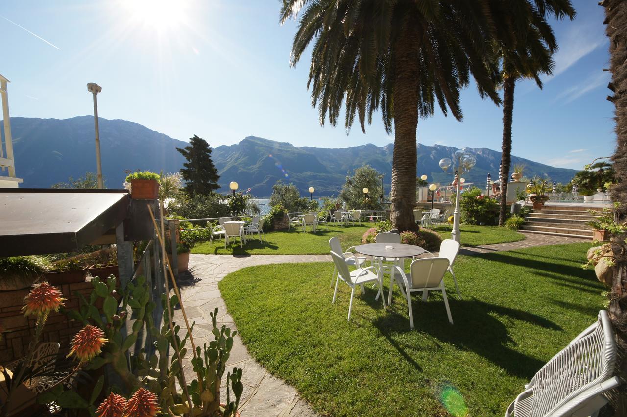 Hotel Riviera Panoramic Green Resort リモーネ・スル・ガルダ エクステリア 写真