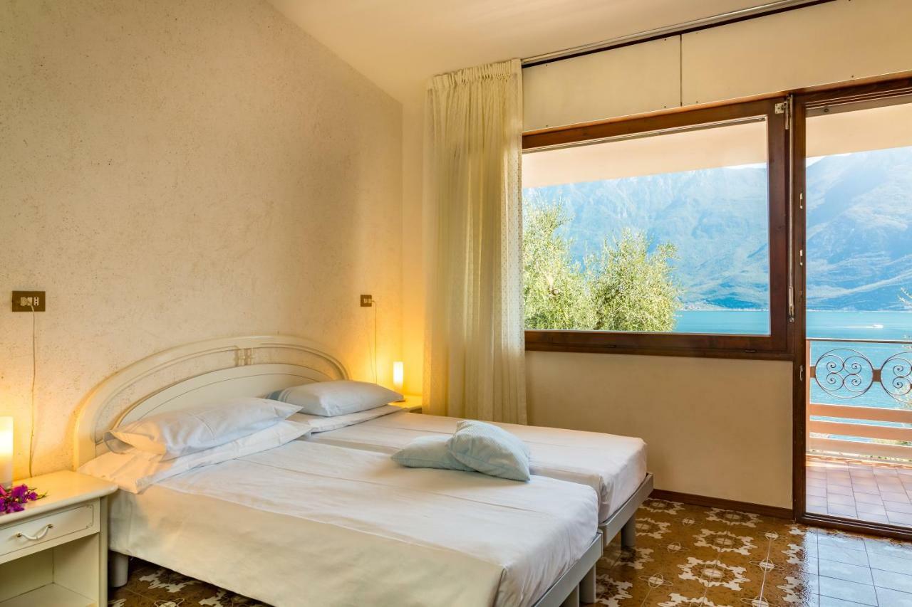 Hotel Riviera Panoramic Green Resort リモーネ・スル・ガルダ エクステリア 写真